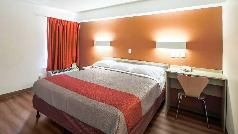 Motel 6 Greensboro Airport image