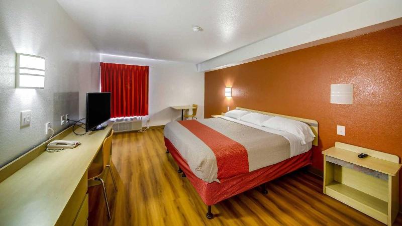 Motel 6 Greensboro Airport image