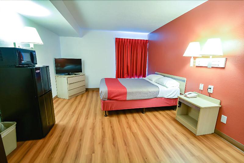 Motel 6 Greensboro Airport image