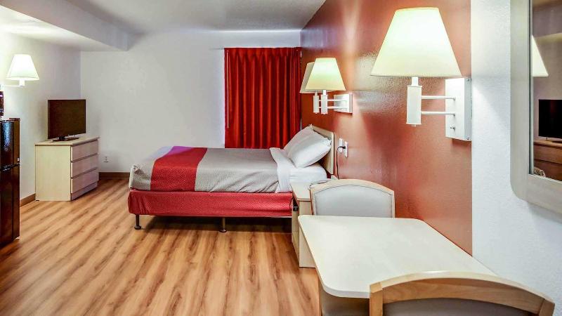 Motel 6 Greensboro Airport image