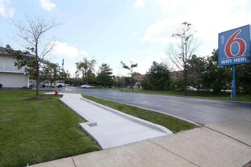 Motel 6 Middleburg Heights, Oh - Cleveland image