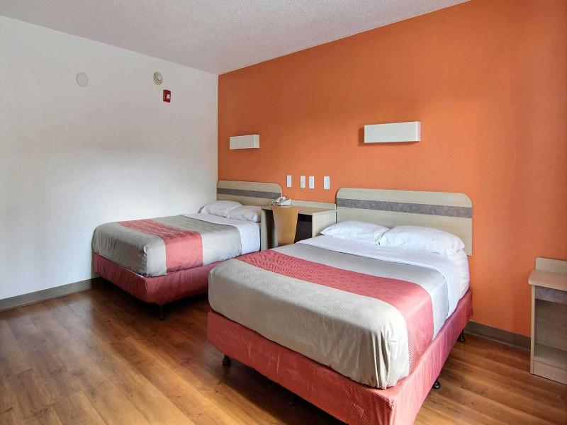 Motel 6 Middleburg Heights, Oh - Cleveland GA image
