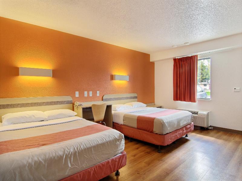 Motel 6 Middleburg Heights, Oh - Cleveland GA image