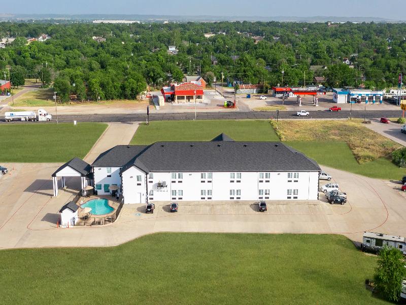 Atria Hotel and RV McGregor image