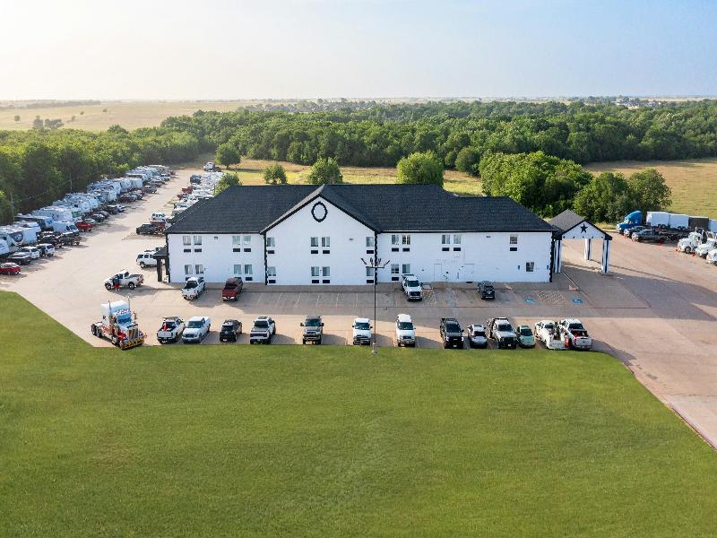 Atria Hotel and RV McGregor image