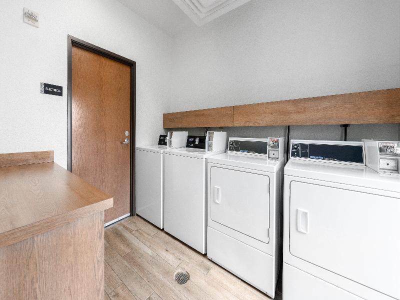 Atria Hotel and RV McGregor image