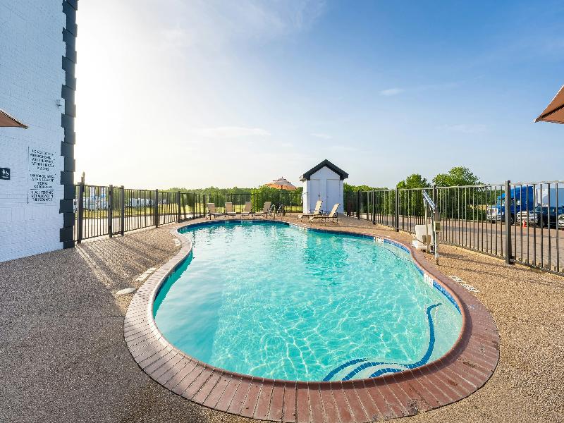 Atria Hotel and RV McGregor image