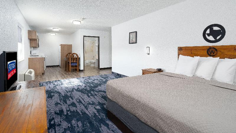 Atria Hotel and RV McGregor image