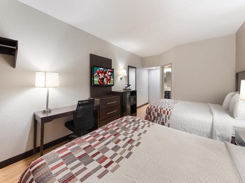 Red Roof Inn & Suites Columbus - West Broad image