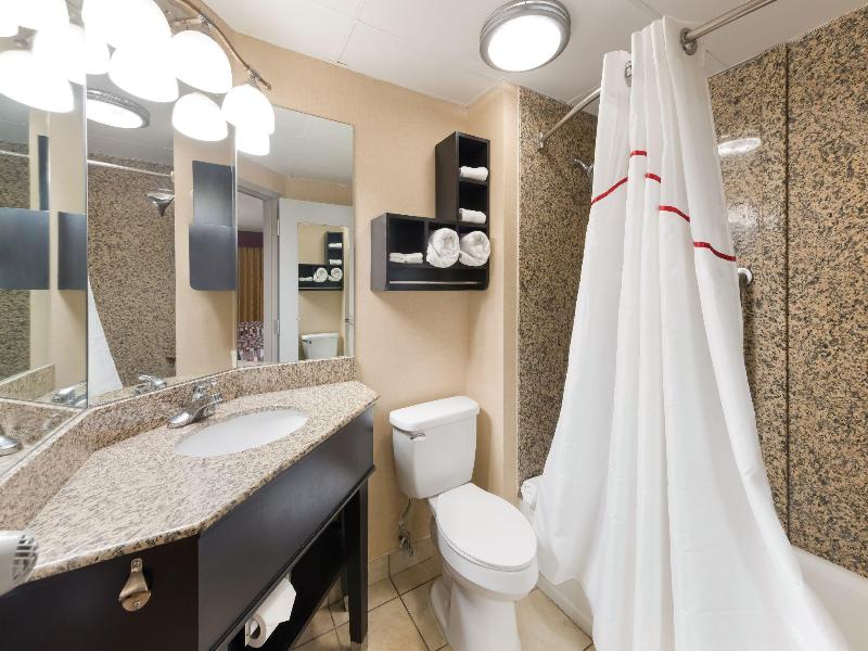 Red Roof Inn & Suites Columbus - West Broad image