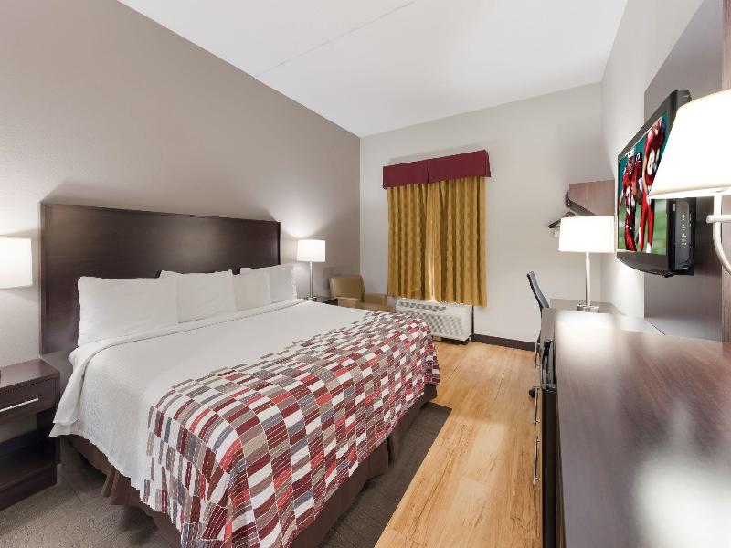 Red Roof Inn & Suites Columbus - West Broad image