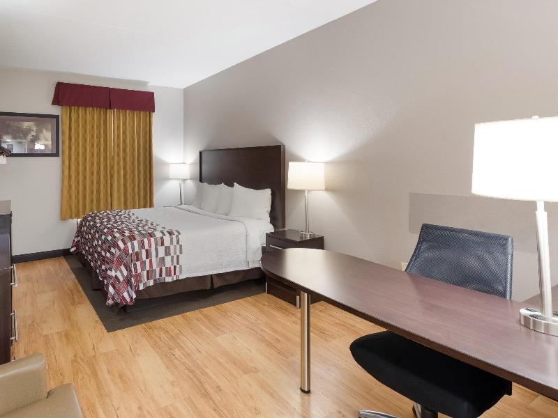 Red Roof Inn & Suites Columbus - West Broad image