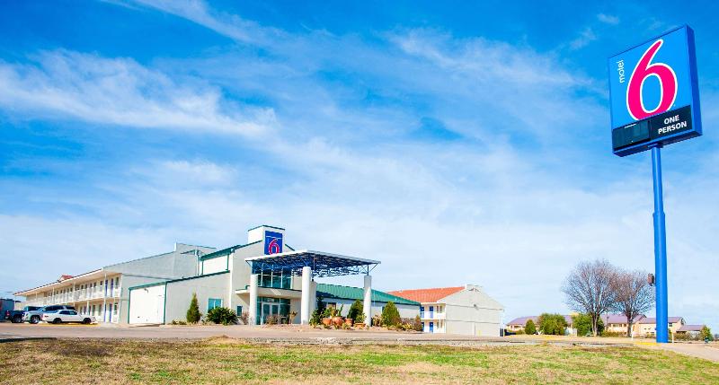 Motel 6 Corsicana Tx image