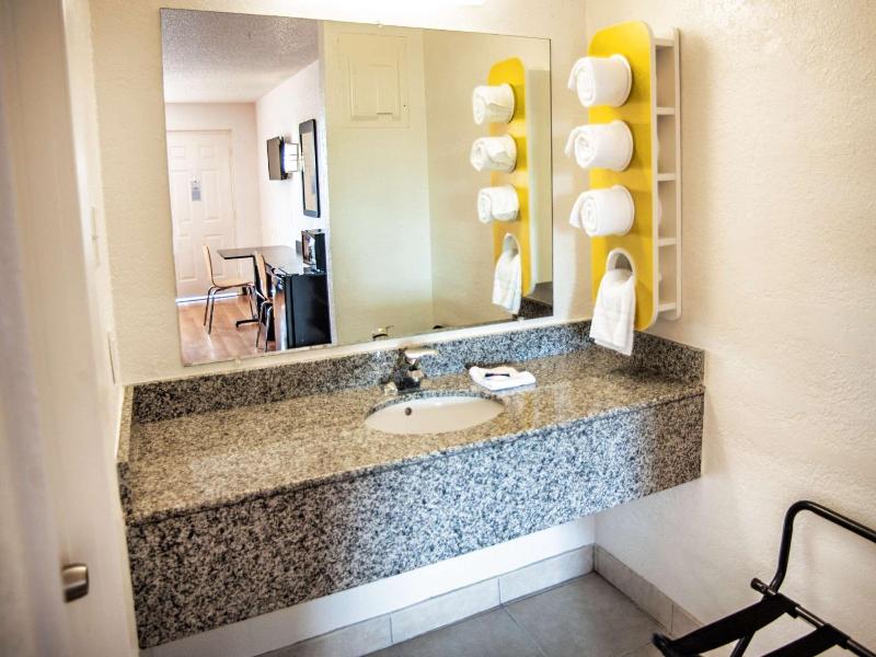 Motel 6 Corsicana Tx image