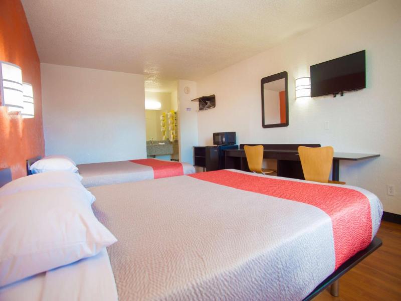 Motel 6 Corsicana Tx image