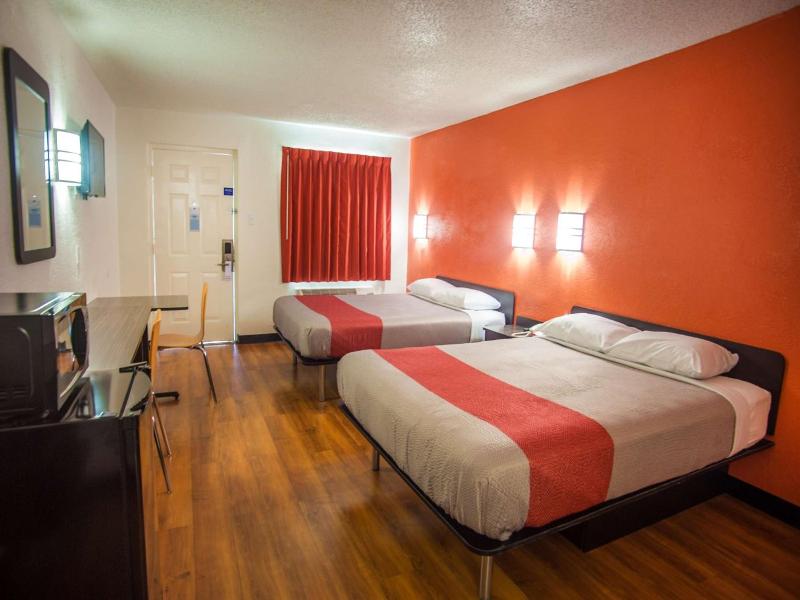 Motel 6 Corsicana Tx image