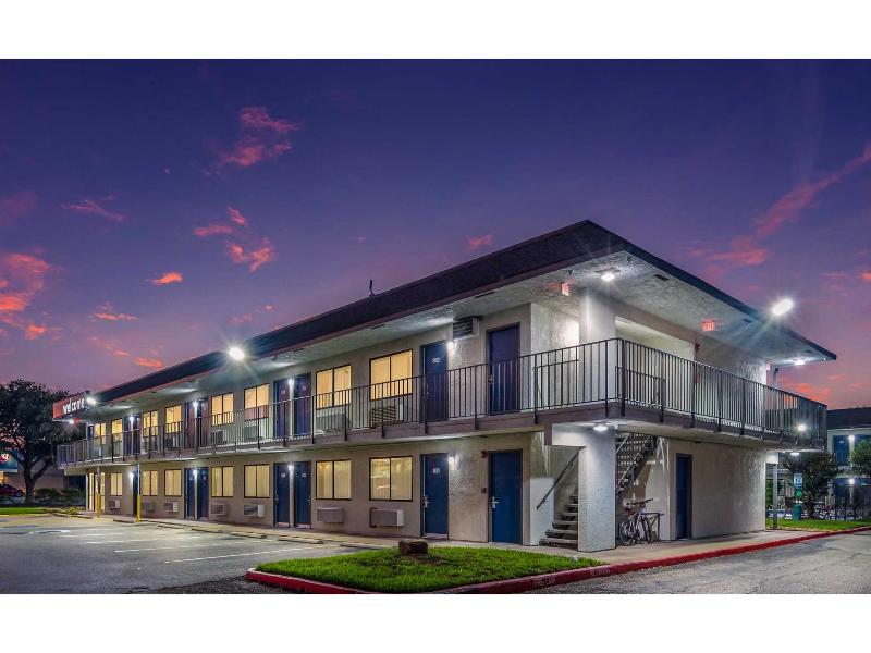Motel 6-College Station, TX - Bryan GA — general view
