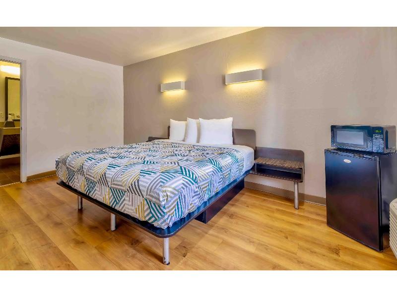 Motel 6-Bryan, TX - College Station GA 5