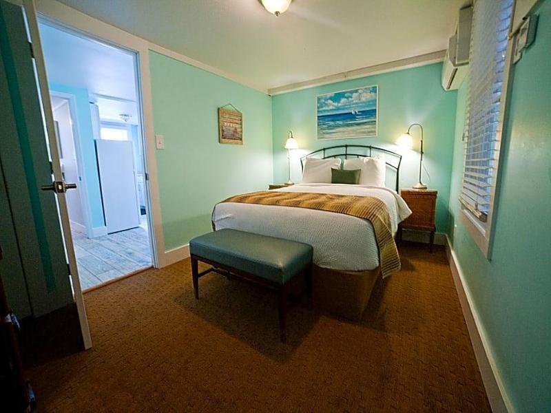 The Georgianne Inn Suites image