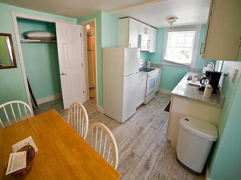 The Georgianne Inn Suites image