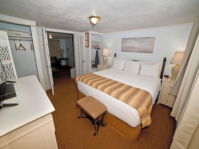 The Georgianne Inn Suites image