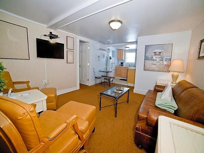 The Georgianne Inn Suites image