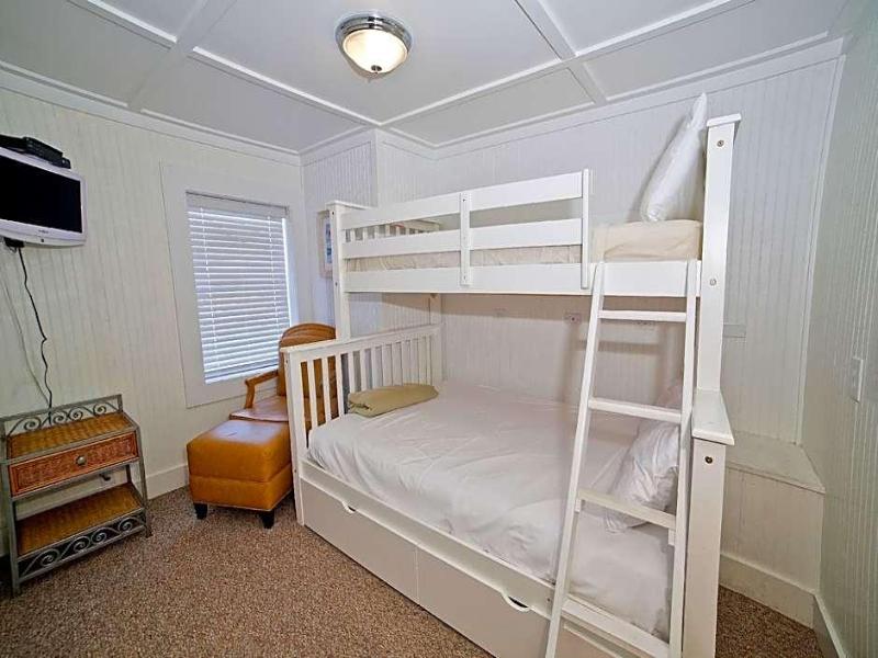 The Georgianne Inn Suites image