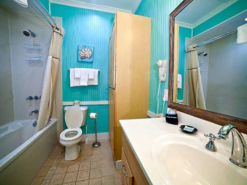 The Georgianne Inn Suites image