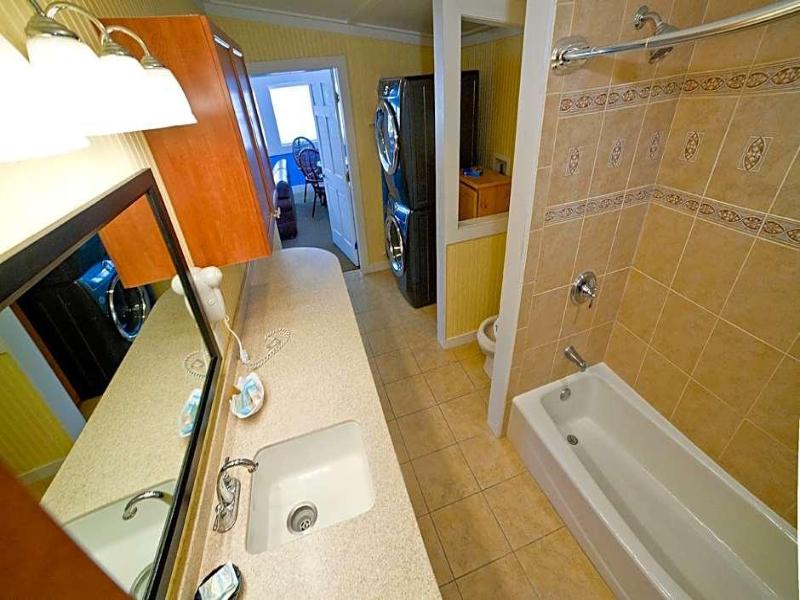 The Georgianne Inn Suites image