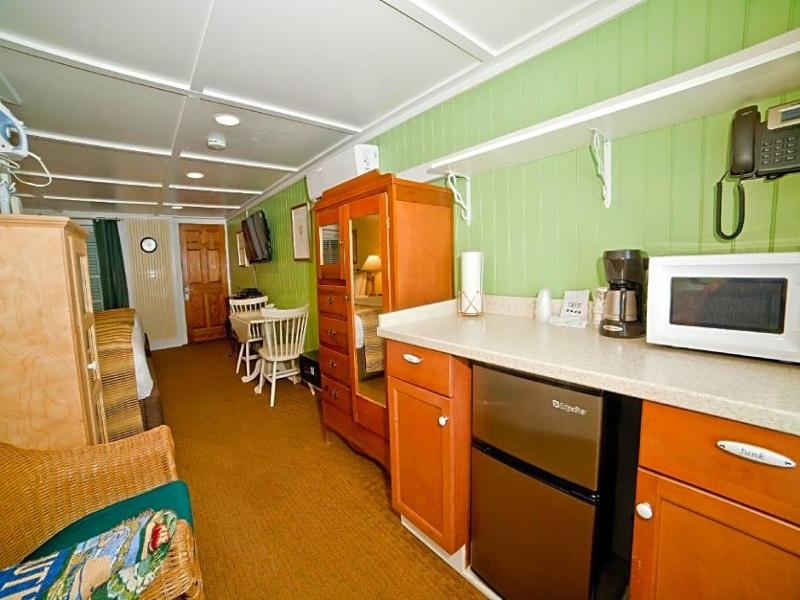 The Georgianne Inn Suites image