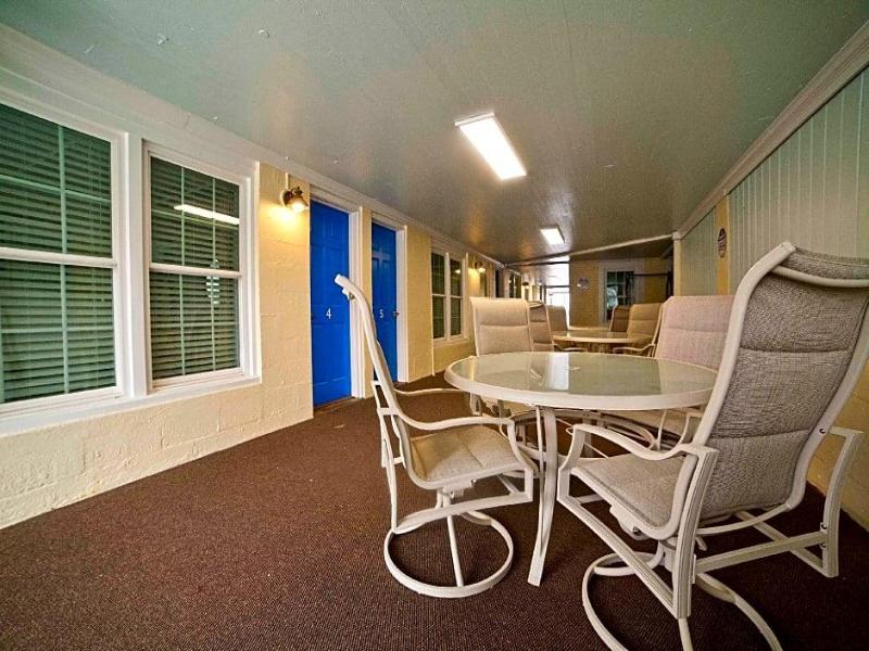The Georgianne Inn Suites image