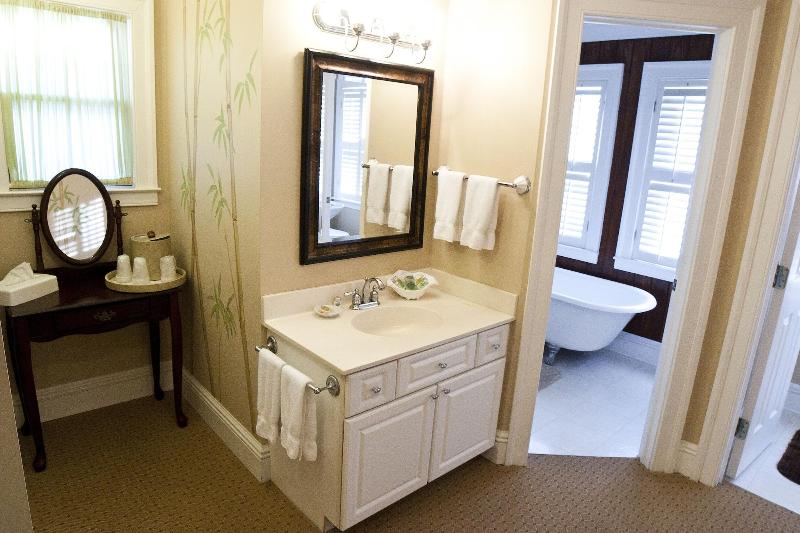 Desoto Beach Bed Breakfast image