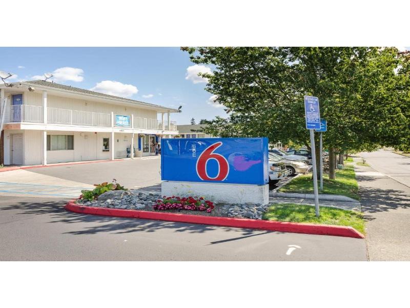 Motel 6 Tacoma, WA - South image