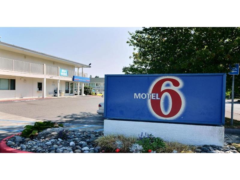 Motel 6 Tacoma, WA - South image