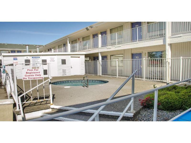 Motel 6 Tacoma, WA - South image