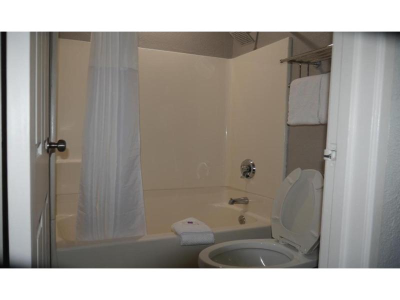 Motel 6 Tacoma, WA - South image
