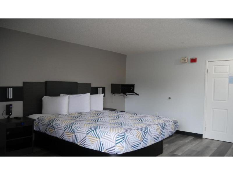 Motel 6 Tacoma, WA - South image