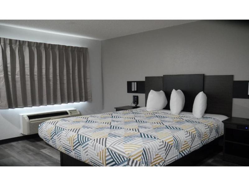 Motel 6 Tacoma, WA - South image