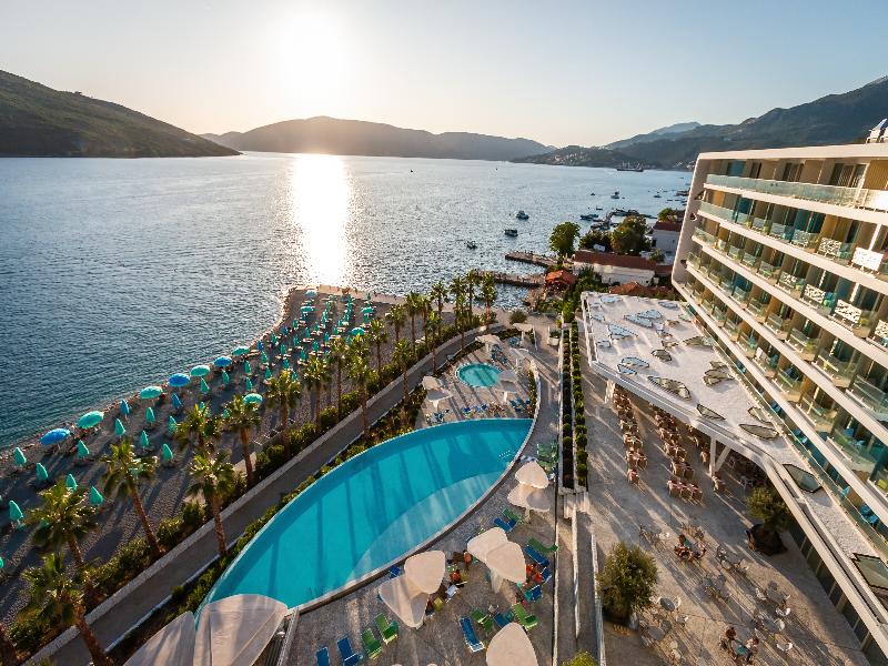 Carine Hotel Kumbor Superior 4* image