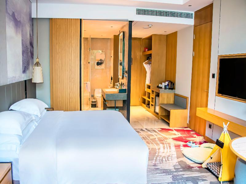 Crowne Plaza Huzhou image