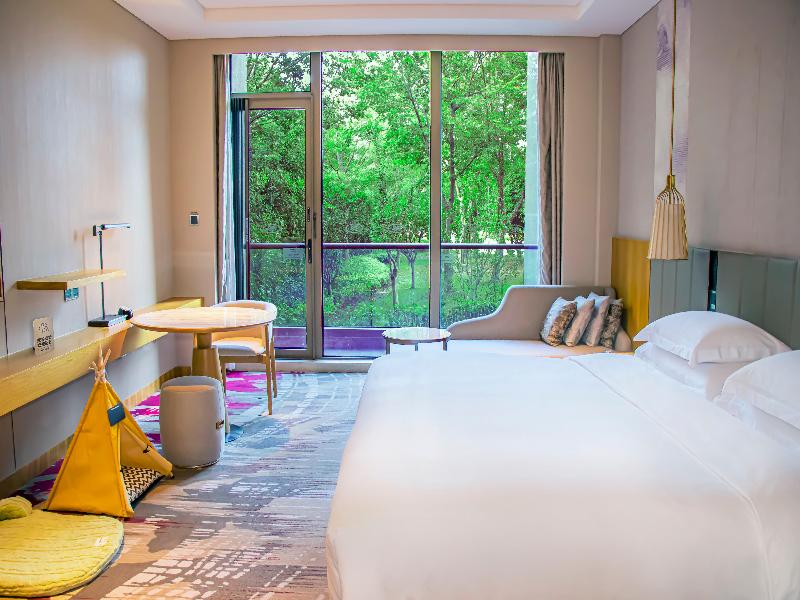 Crowne Plaza Huzhou image