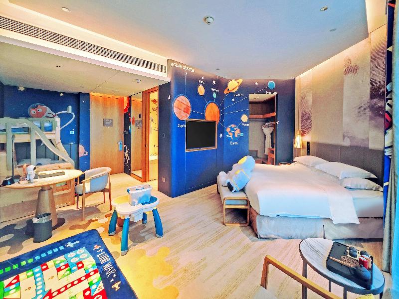 Crowne Plaza Huzhou image