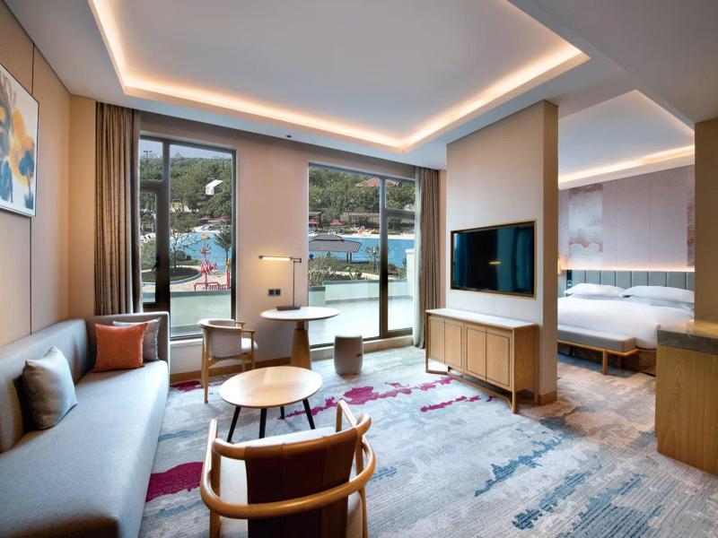 Crowne Plaza Huzhou image