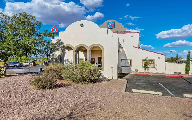 Motel 6 Benson image