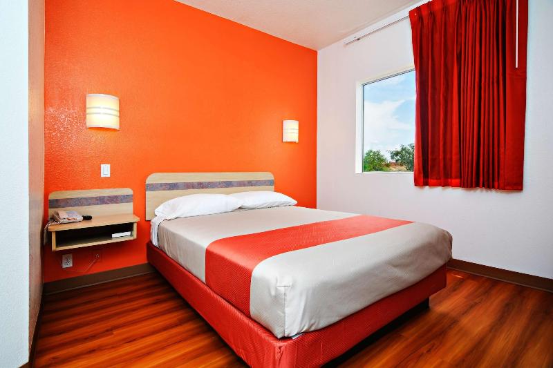 Motel 6 Benson image