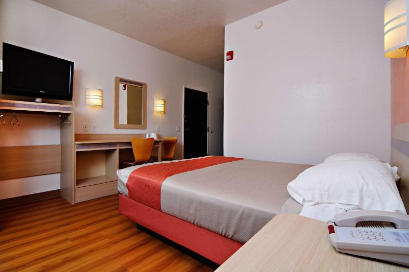 Motel 6 Benson image