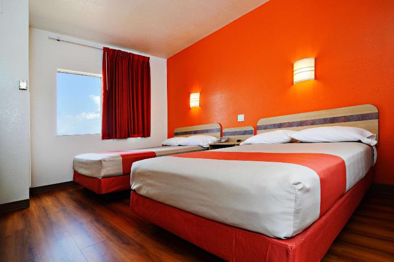 Motel 6 Benson image