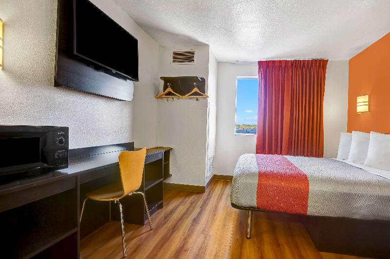 Motel 6 Benson image