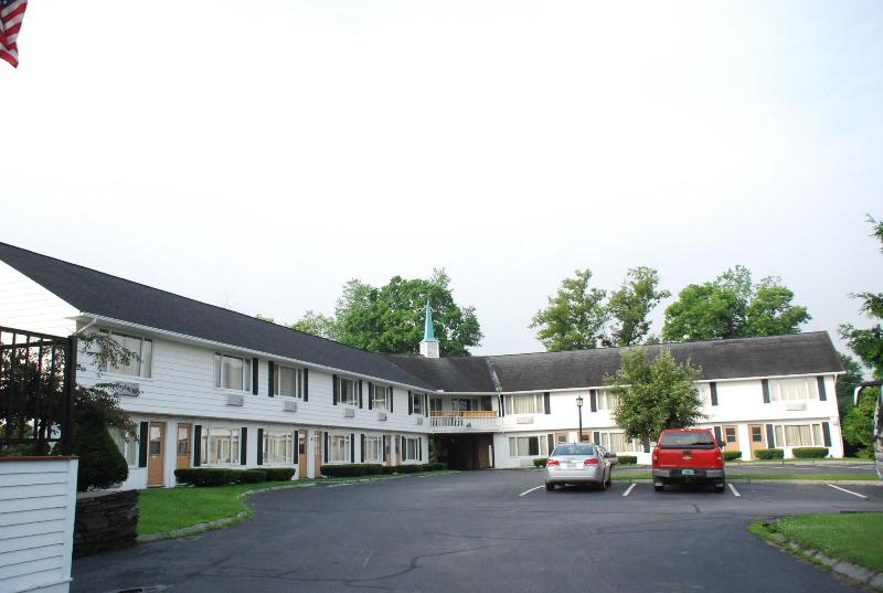 Hollow Inn And Motel image