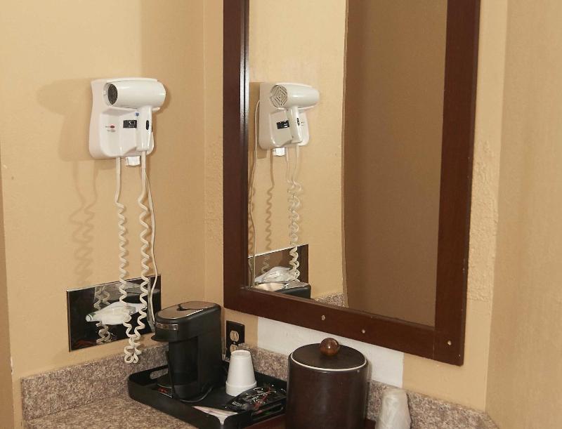 Hollow Inn And Motel image